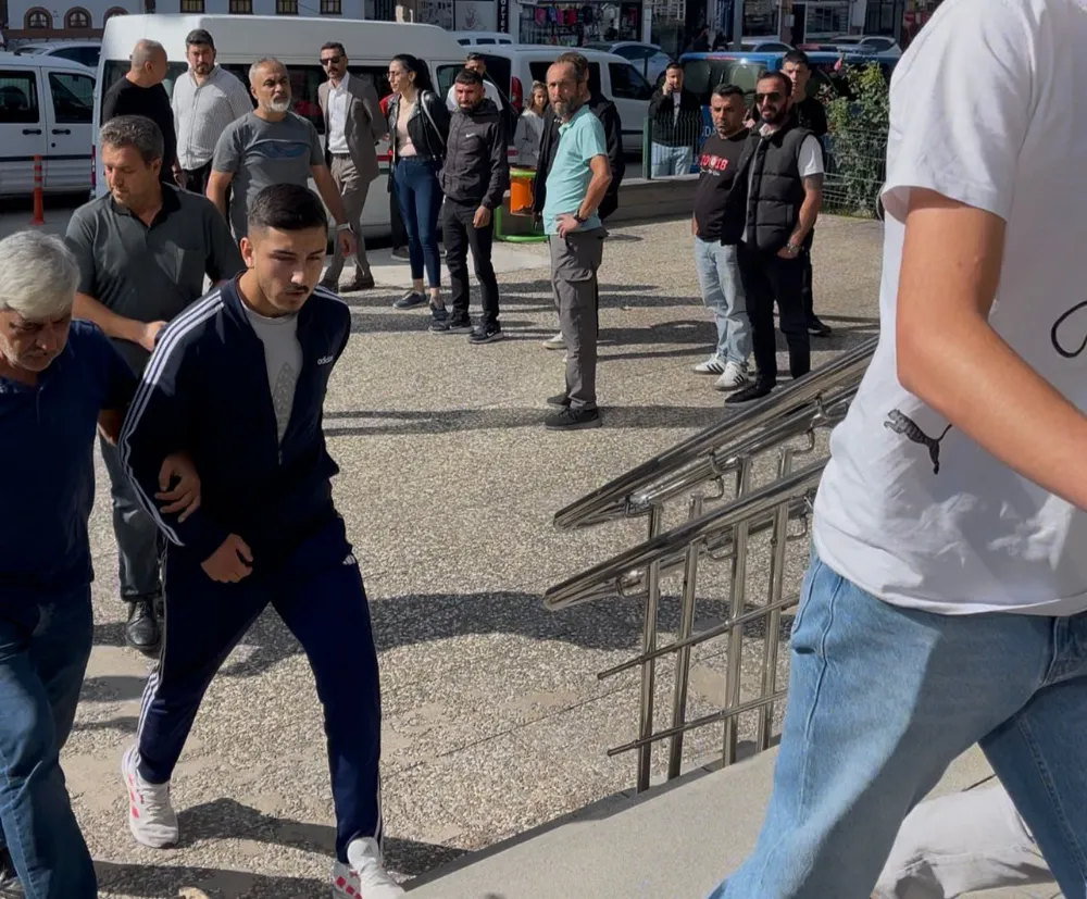 Adliyeye Sevk Edilen Yazı Çarşı Gençliği Serbest Bırakıldı
